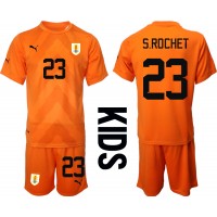 Camiseta Uruguay Sergio Rochet #23 Portero Segunda Equipación Replica Mundial 2022 para niños mangas cortas (+ Pantalones cortos)